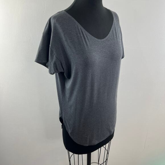 Uniqlo AIRism Gray Top Scoop Neck Drop Shoulder Curved Hem Pullover Size X-Small - Picture 5 of 8